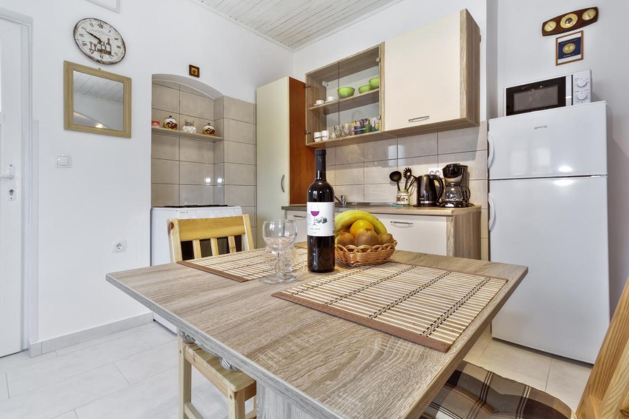 Apartments Grassi By Rent Istria Umag Exterior photo