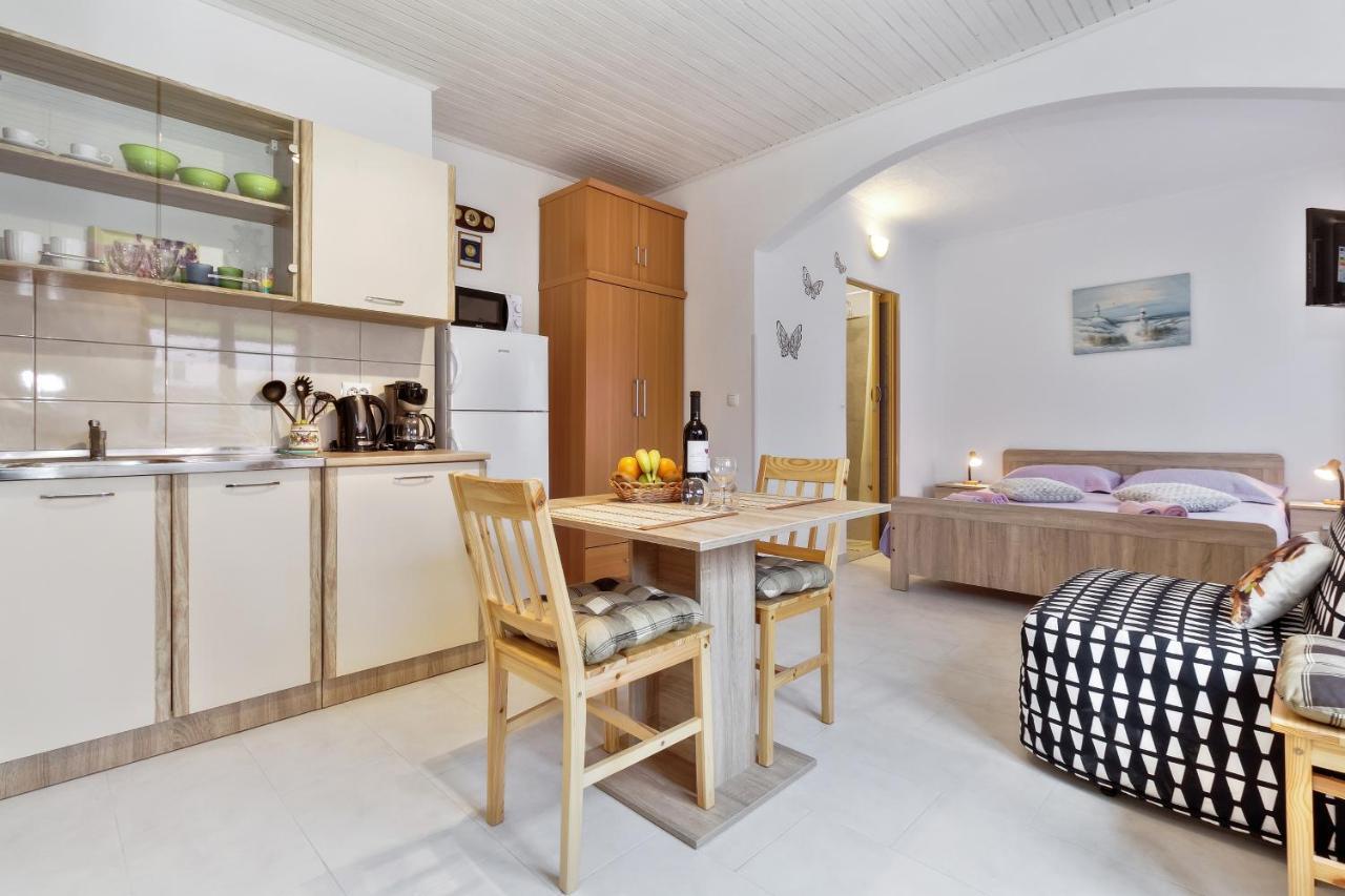 Apartments Grassi By Rent Istria Umag Exterior photo